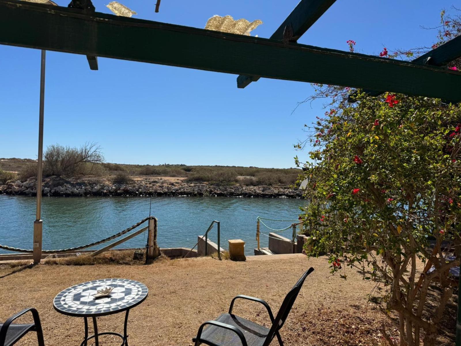 Pelican Point Waterfront Resort Formerly Carnarvon Beach Retreat Exterior photo