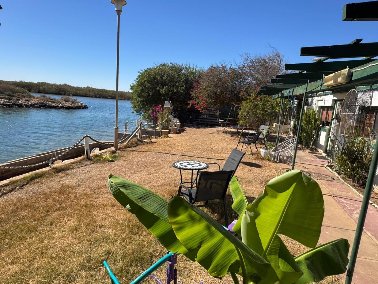Pelican Point Waterfront Resort Formerly Carnarvon Beach Retreat Exterior photo